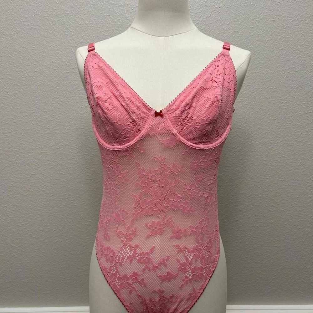 Victoria's Secret Tease Pink Lace Bodysuit with Floral Design Size L NWT